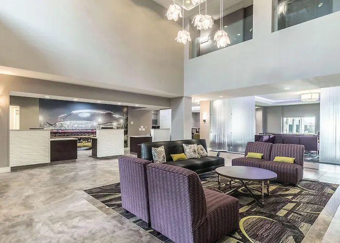La Quinta By Wyndham Arlington North 6 Flags Dr